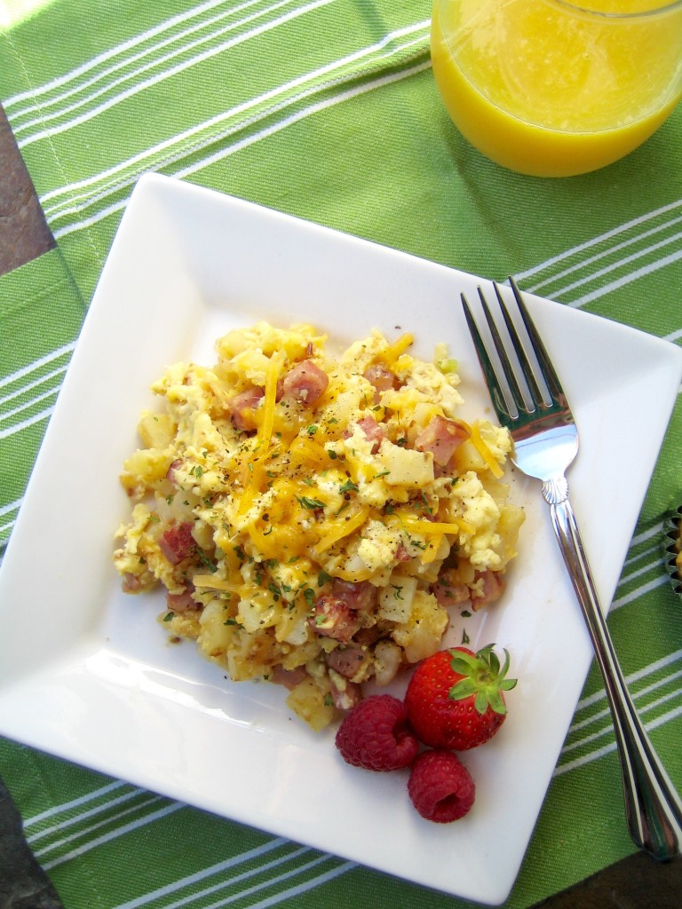 Morning mix-up - Eggs, ham, hashbrowns and cheese breakfast skillet