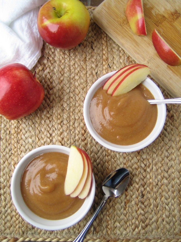 Easy Homemade Autumn Spiced Applesauce in the Crock Pot