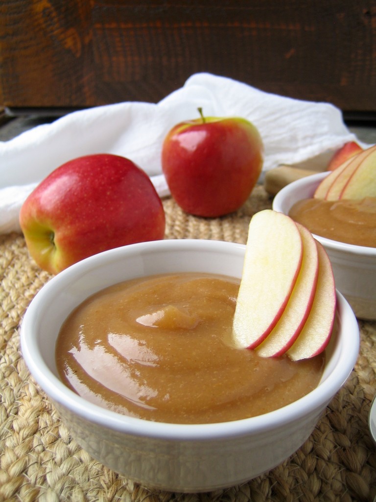 Easy Homemade Autumn Spiced Applesauce in the Crock Pot